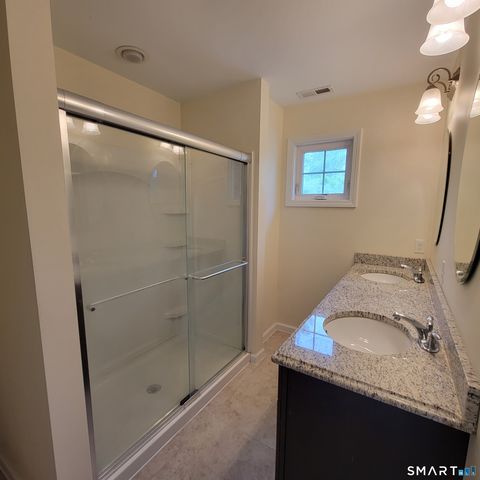 19 Oak Meadows Drive 19, Brookfield, CT 06804