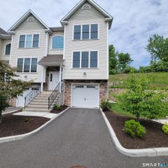 19 Oak Meadows Drive 19, Brookfield, CT 06804