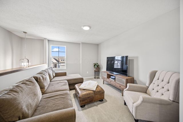 1325 Conductor Drive, Plain City, OH 43064