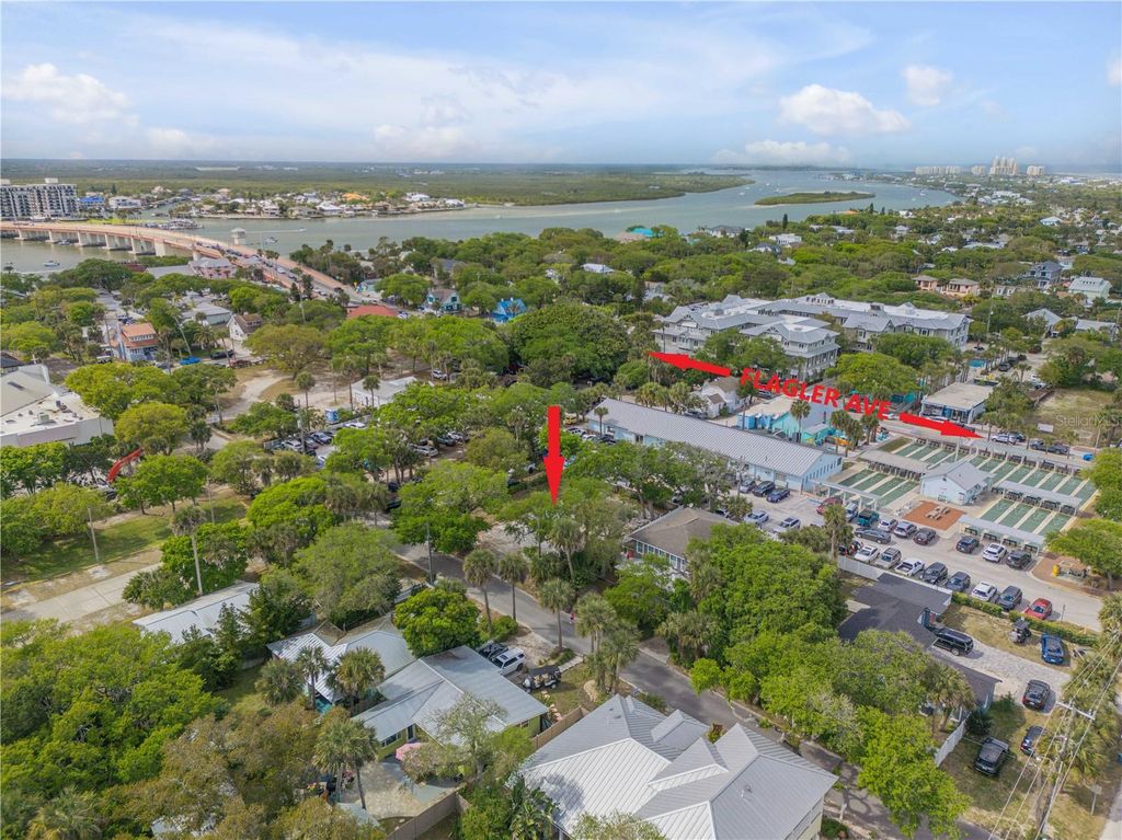 Image 17 of property listing at 214 COLUMBUS AVENUE, New Smyrna Beach, FL 32169