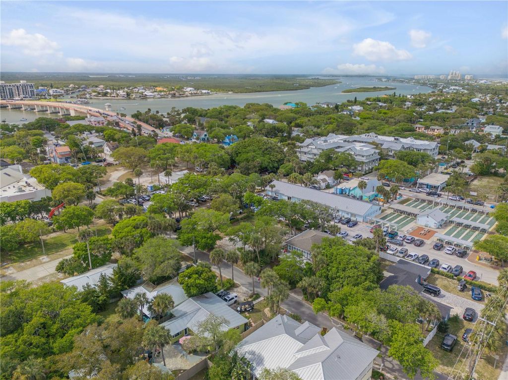 Image 18 of property listing at 214 COLUMBUS AVENUE, New Smyrna Beach, FL 32169