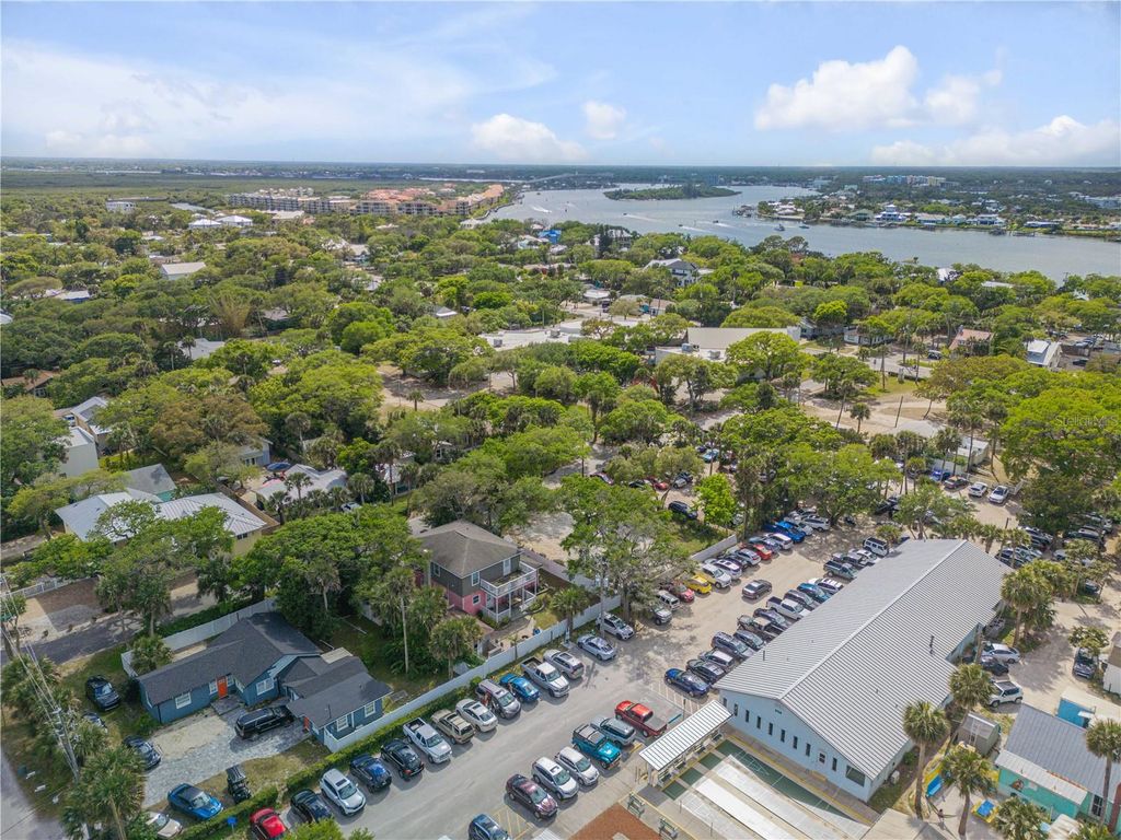 Image 20 of property listing at 214 COLUMBUS AVENUE, New Smyrna Beach, FL 32169