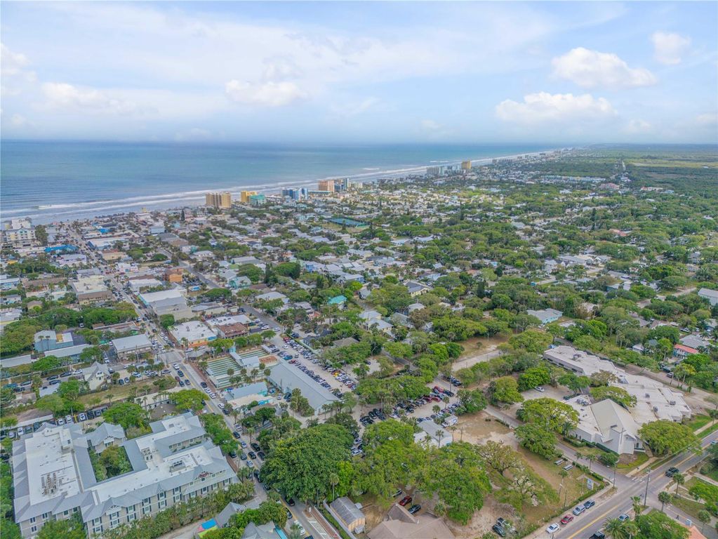 Image 23 of property listing at 214 COLUMBUS AVENUE, New Smyrna Beach, FL 32169