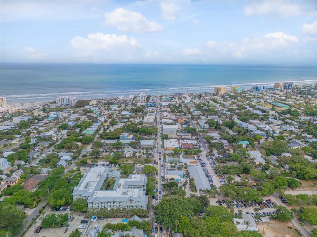 Image 25 of property listing at 214 COLUMBUS AVENUE, New Smyrna Beach, FL 32169