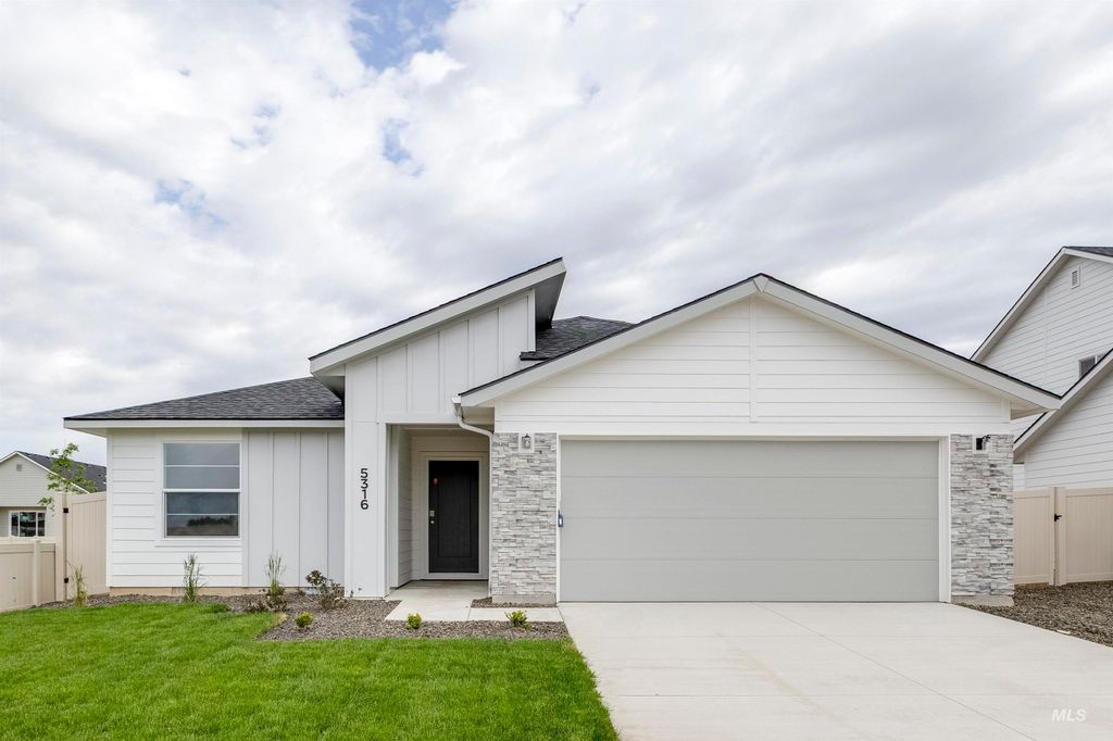 5316 E Burnte Peak St, Nampa, ID 83687