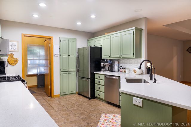 8947 N 133rd East Avenue, Owasso, OK 74055