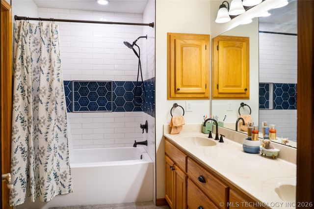 8947 N 133rd East Avenue, Owasso, OK 74055