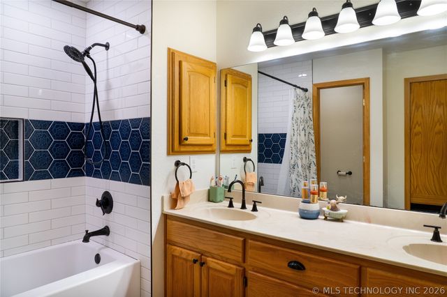 8947 N 133rd East Avenue, Owasso, OK 74055