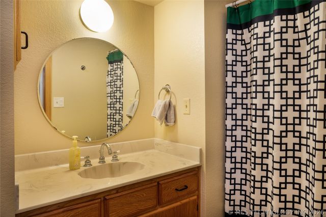 8947 N 133rd East Avenue, Owasso, OK 74055
