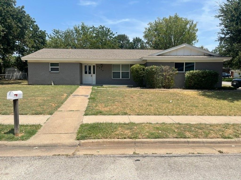 2232 Shady Brook Drive, Bedford, TX 76021