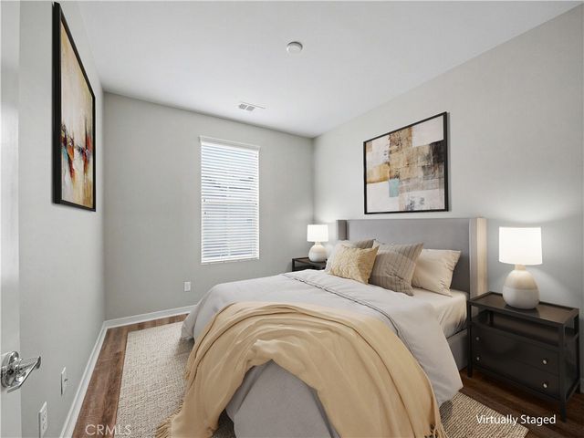 135 Farmhouse Drive 3, Simi Valley, CA 93065