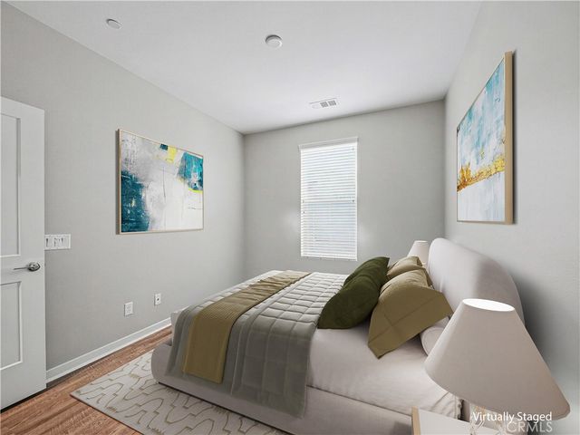 135 Farmhouse Drive 3, Simi Valley, CA 93065