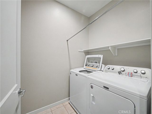 135 Farmhouse Drive 3, Simi Valley, CA 93065