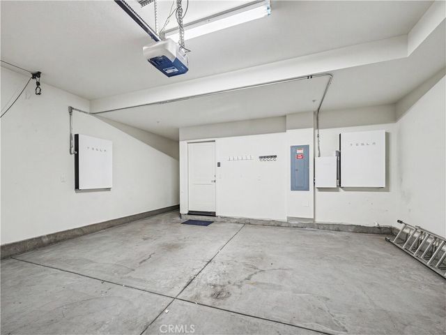 135 Farmhouse Drive 3, Simi Valley, CA 93065