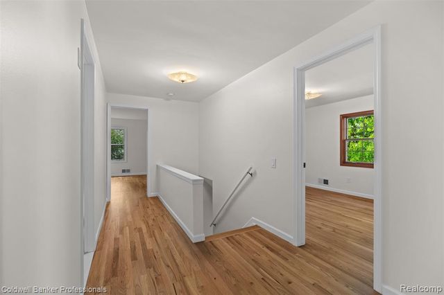 5890 Pinecroft Drive, West Bloomfield, MI 48322