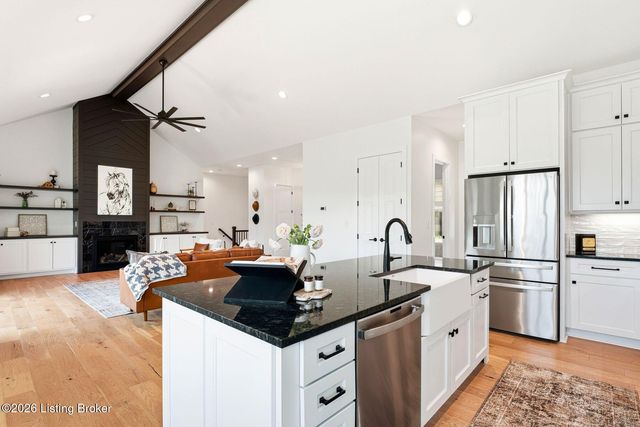 203 Locust Park Pl, Louisville, KY 40245