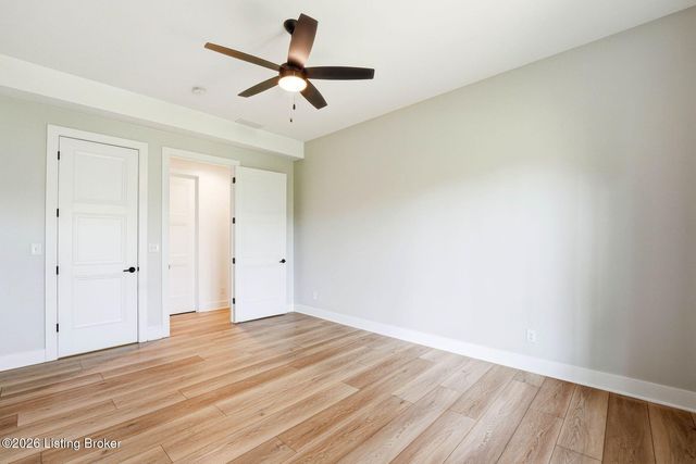 203 Locust Park Pl, Louisville, KY 40245
