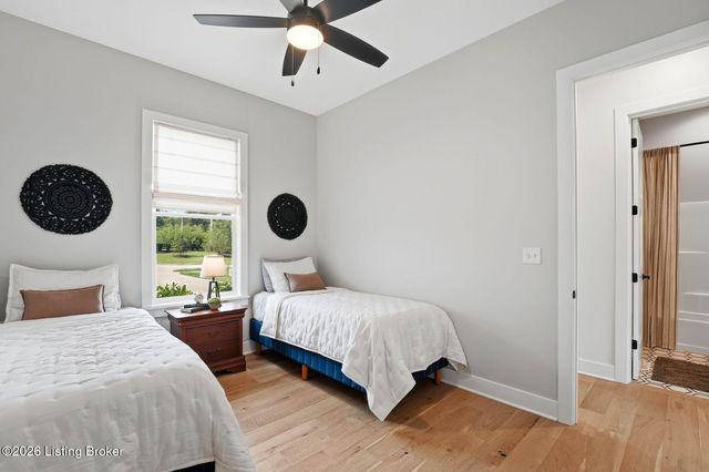 203 Locust Park Pl, Louisville, KY 40245