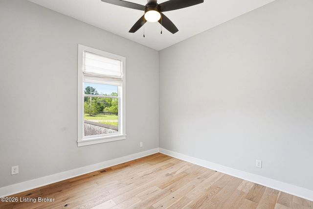 203 Locust Park Pl, Louisville, KY 40245