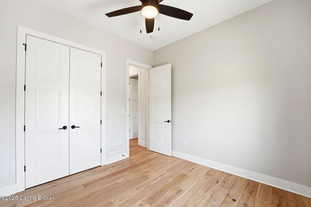 203 Locust Park Pl, Louisville, KY 40245