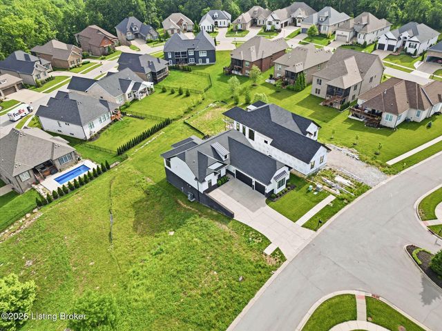 203 Locust Park Pl, Louisville, KY 40245