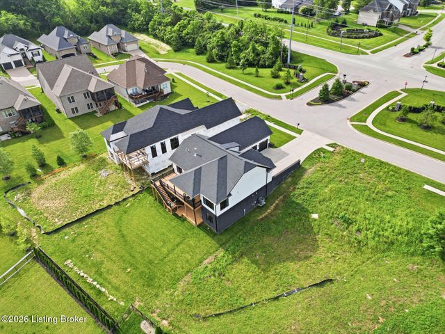 203 Locust Park Pl, Louisville, KY 40245