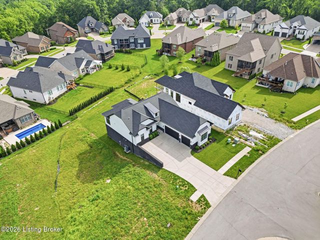 203 Locust Park Pl, Louisville, KY 40245