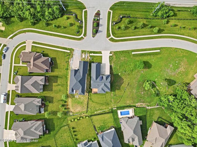 203 Locust Park Pl, Louisville, KY 40245