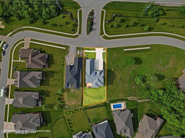 203 Locust Park Pl, Louisville, KY 40245
