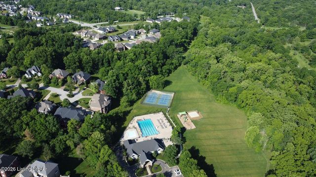 203 Locust Park Pl, Louisville, KY 40245
