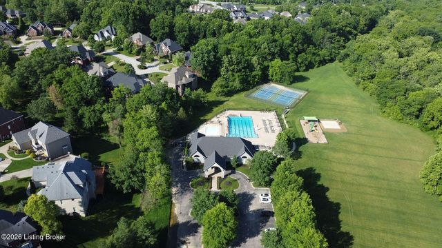 203 Locust Park Pl, Louisville, KY 40245