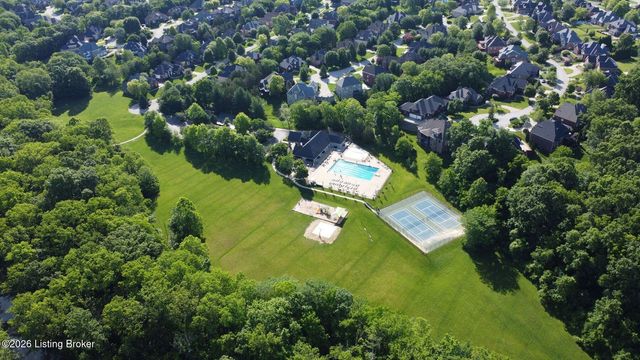 203 Locust Park Pl, Louisville, KY 40245