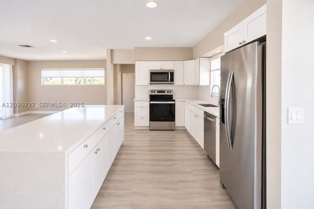 500 East Dr, North Miami Beach, FL 33162