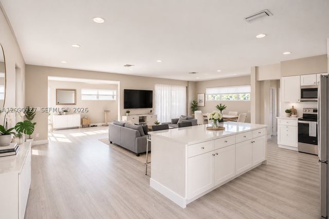 500 East Dr, North Miami Beach, FL 33162