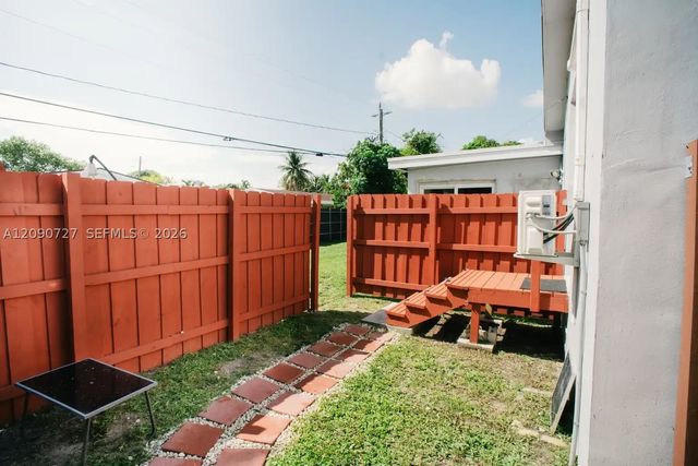500 East Dr, North Miami Beach, FL 33162