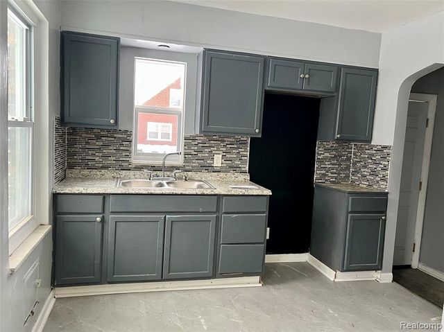 20100 Appoline Street, Detroit, MI 48235