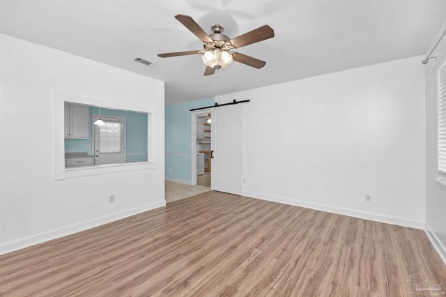 5229 Compass Ct, Pace, FL 32571