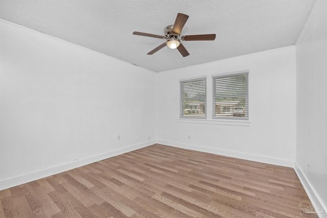 5229 Compass Ct, Pace, FL 32571