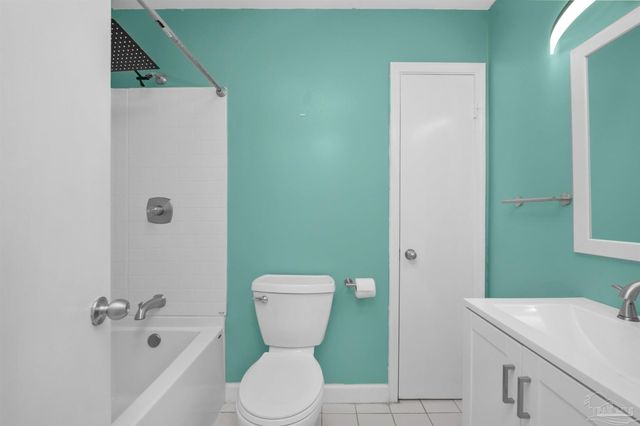 5229 Compass Ct, Pace, FL 32571