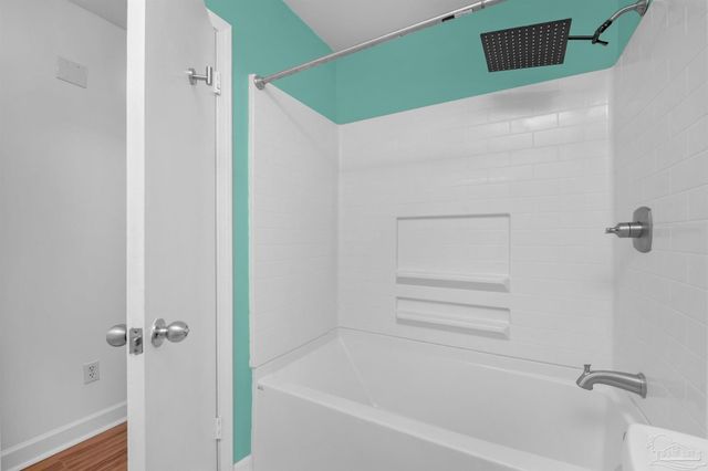 5229 Compass Ct, Pace, FL 32571