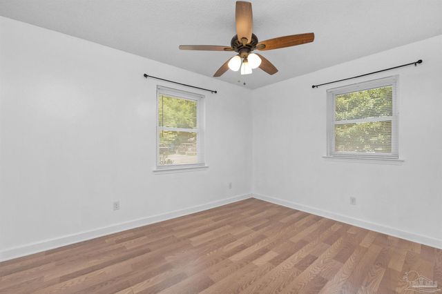 5229 Compass Ct, Pace, FL 32571