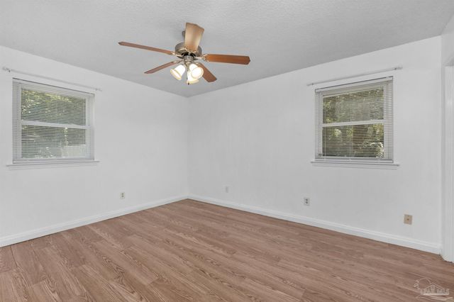 5229 Compass Ct, Pace, FL 32571