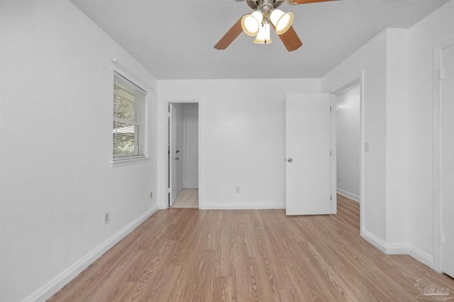 5229 Compass Ct, Pace, FL 32571