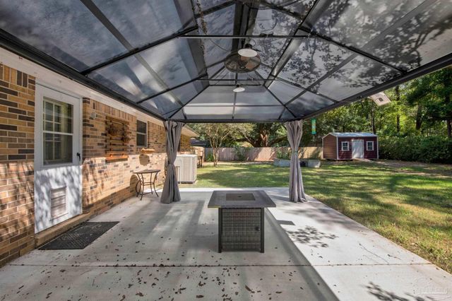 5229 Compass Ct, Pace, FL 32571