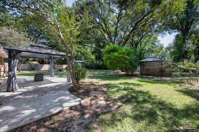 5229 Compass Ct, Pace, FL 32571