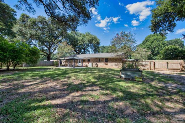 5229 Compass Ct, Pace, FL 32571