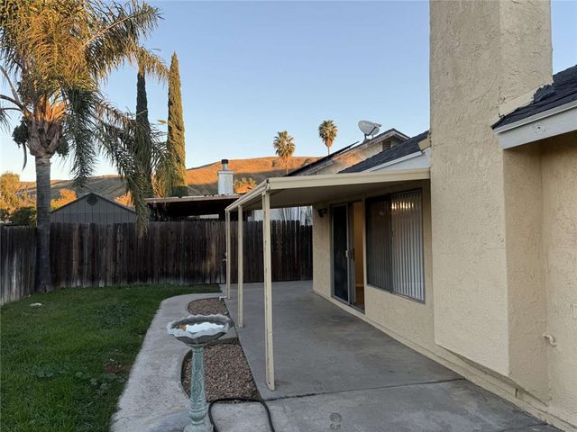 3270 Edgemont Court, San Bernardino, CA 92405