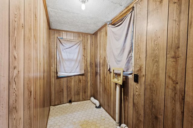 512 S Lamar Avenue, Denison, TX 75021