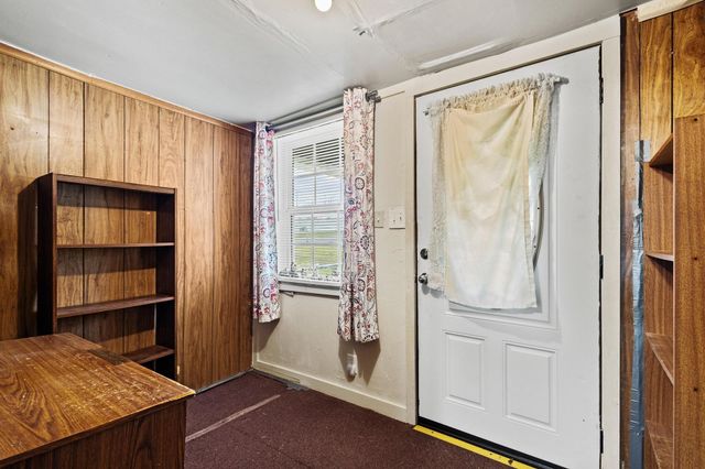 512 S Lamar Avenue, Denison, TX 75021