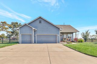 5102 N Yorkshire St, Bel Aire, KS 67226